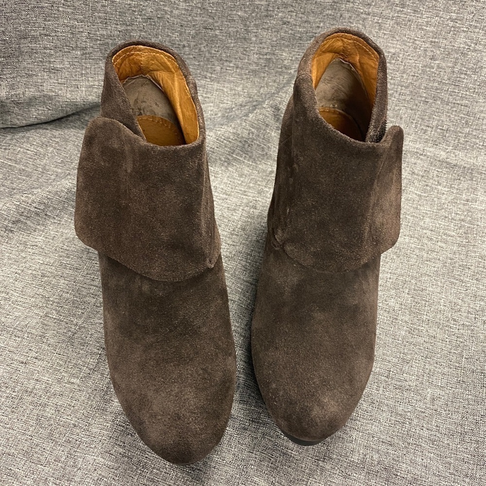 Sutro Seal of the Sutro San Francisco heeled booties leather suede womens shoes - Picture 2 of 10